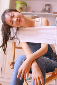 女大学生的沙龙室